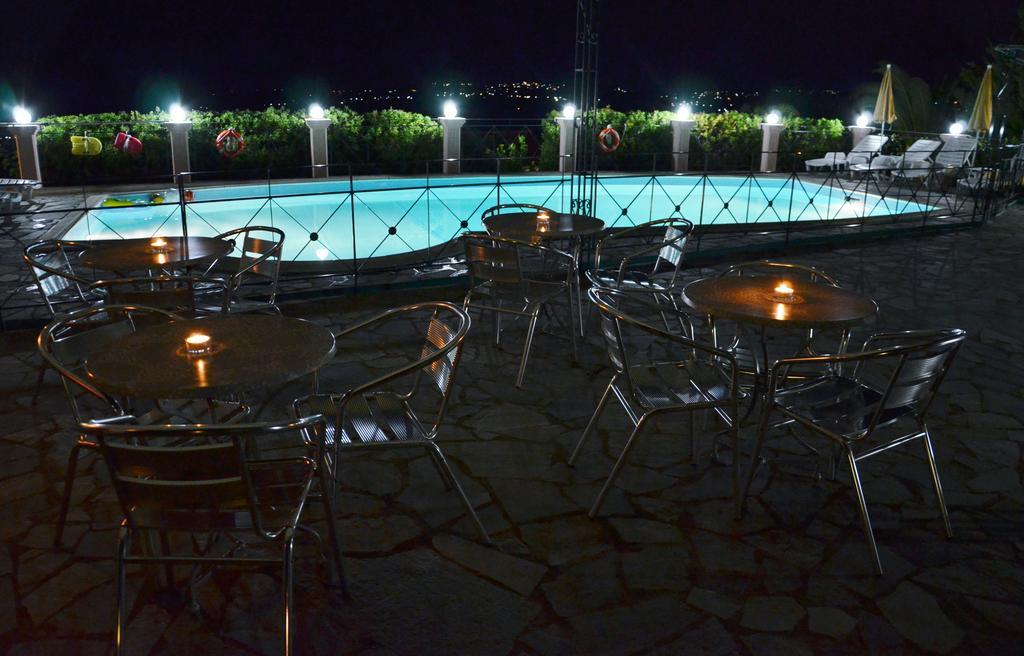 Nostos Aparthotel Mousata ภายนอก รูปภาพ