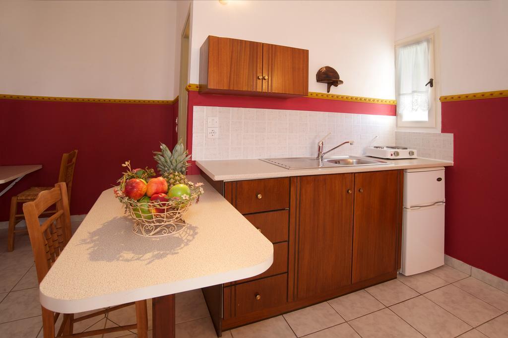 Nostos Aparthotel Mousata ภายนอก รูปภาพ